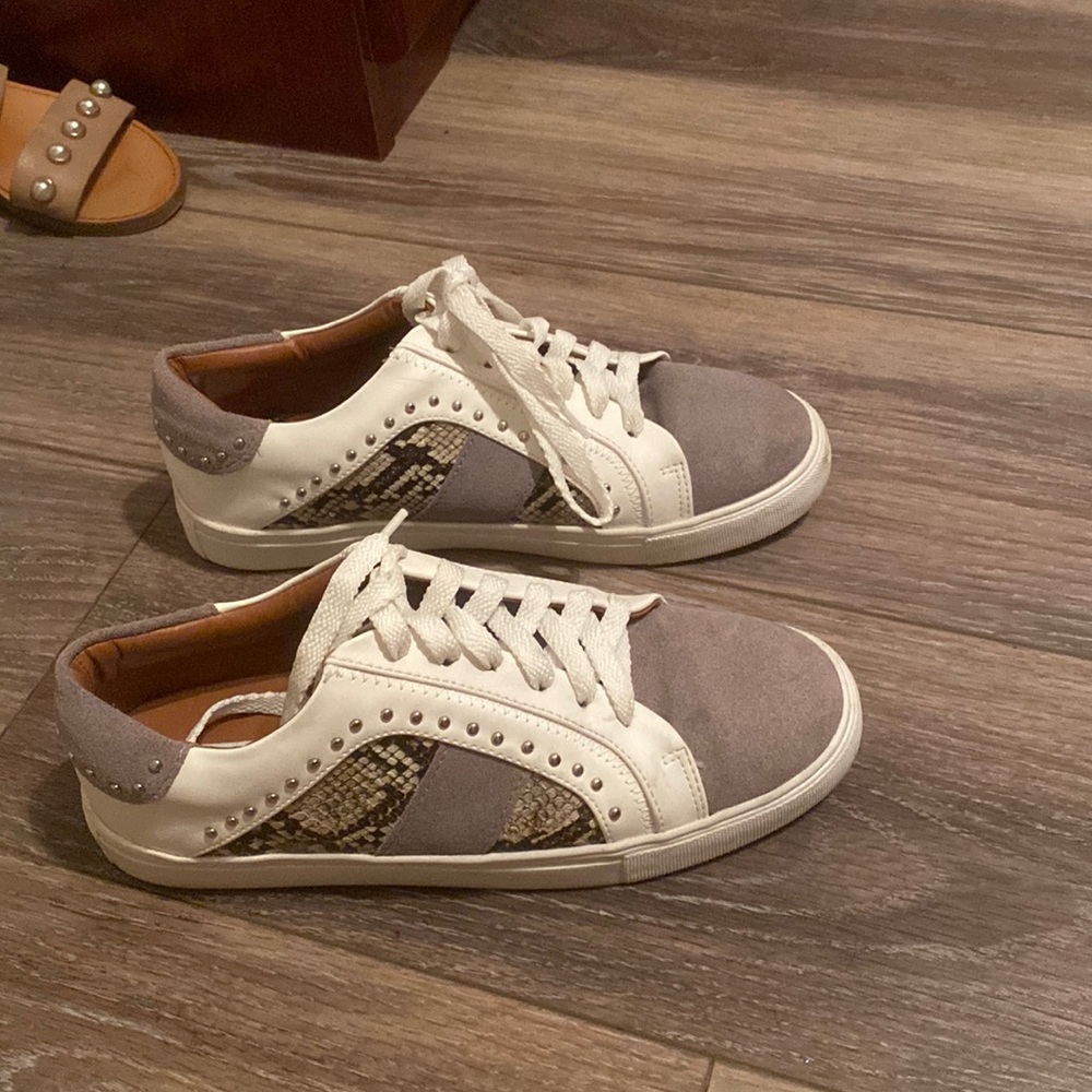 Steve Madden shoe size 7 snake skin print